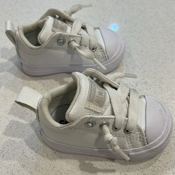 All Stars Converse White Baby Sneakers Size 2 - Picture 4 of 11